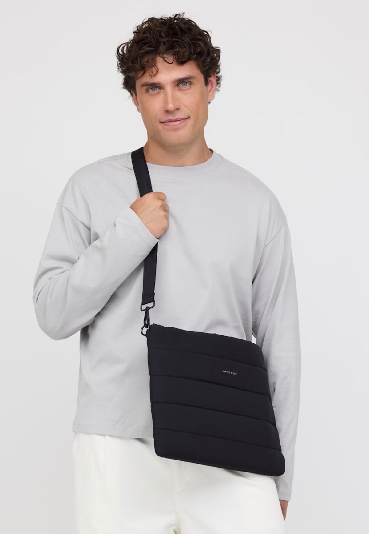 Kapten & Son Ava All Black Laptop Sleeve