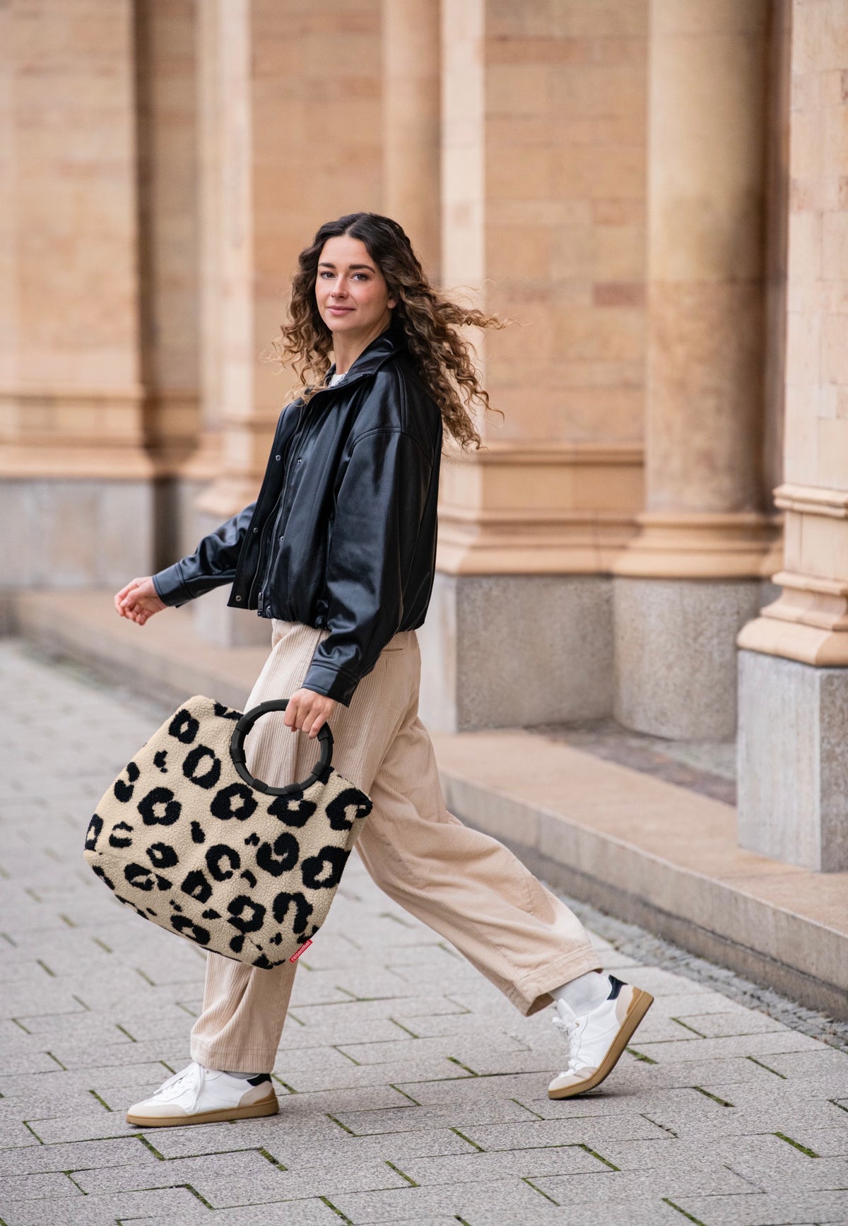 reisenthel Loopbag Hobo Teddy Leo Cream Shopper