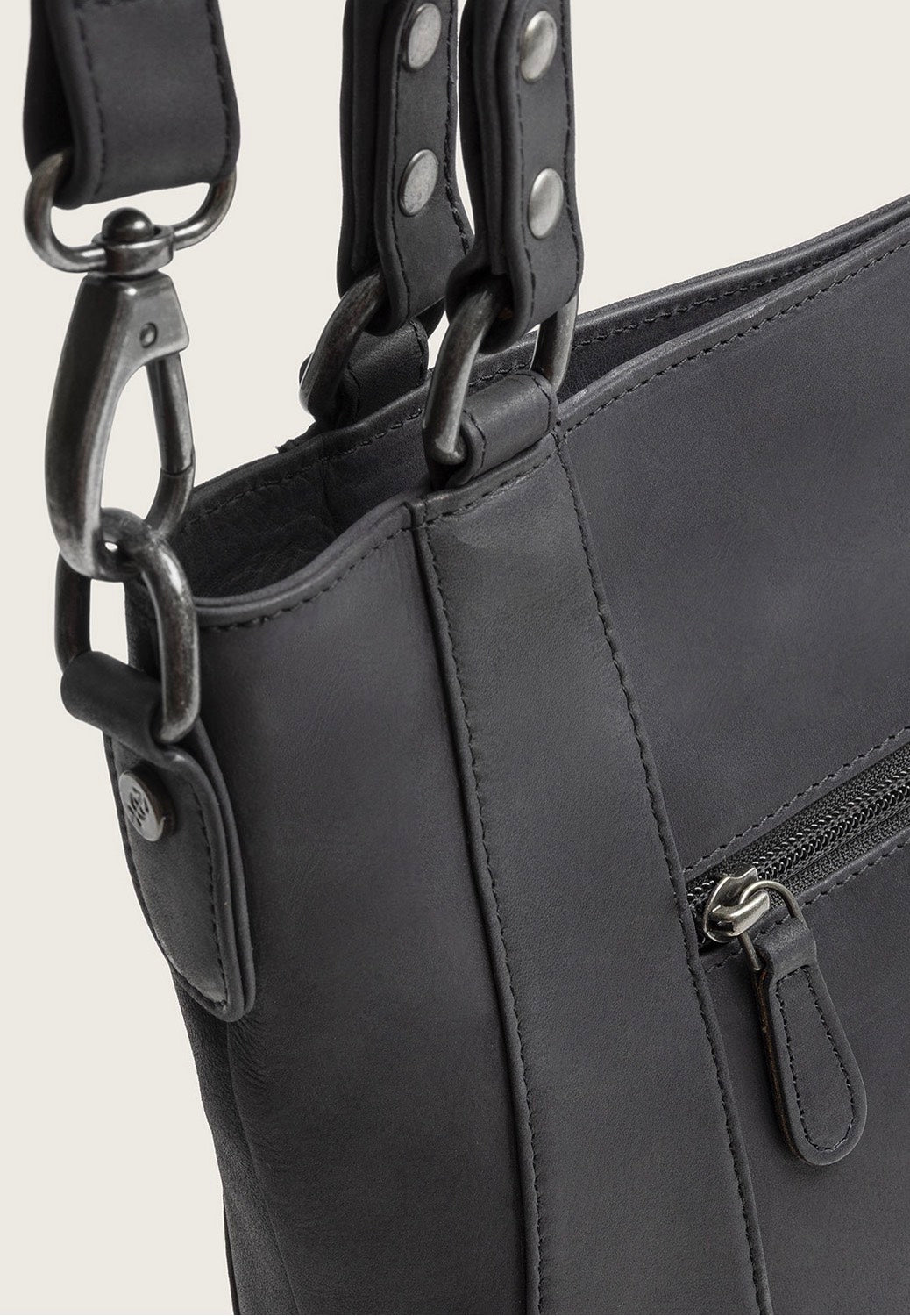 The Chesterfield Brand Elira 1439 Black Schultertasche