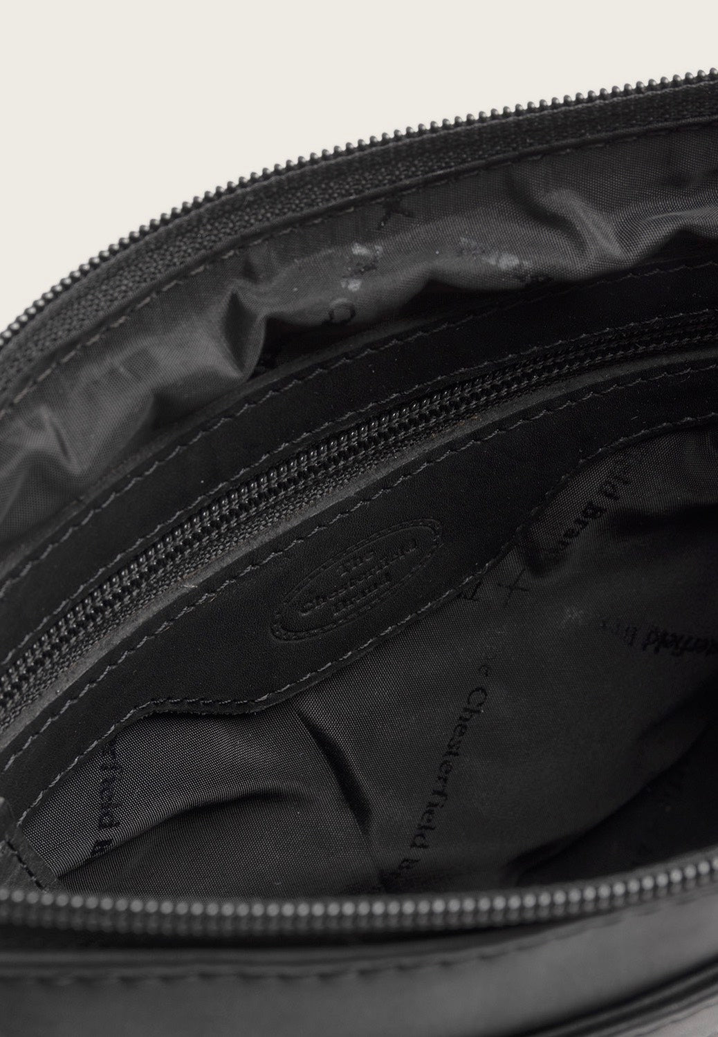 The Chesterfield Brand Harlan 1440 Black Schultertasche