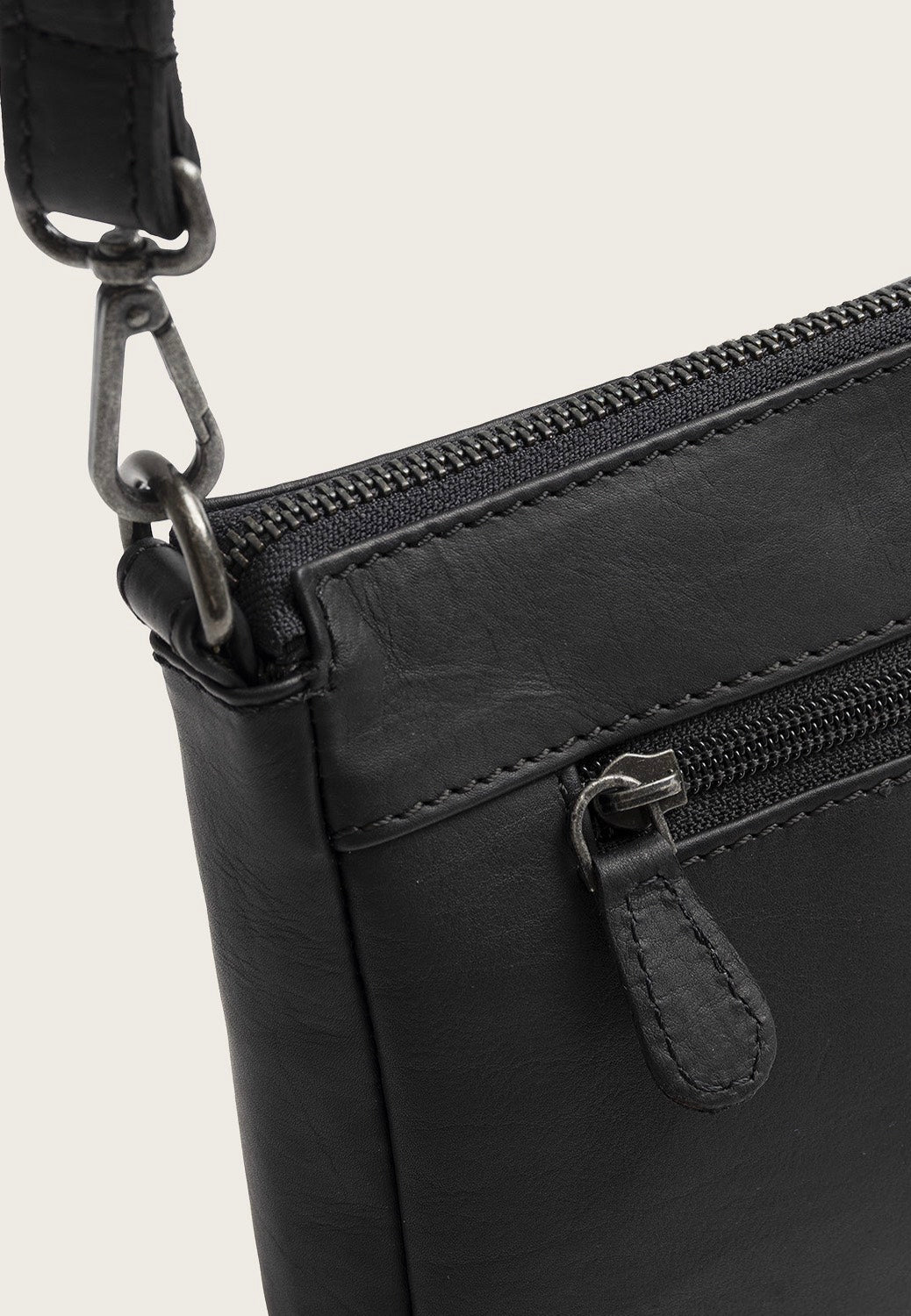 The Chesterfield Brand Orinoco 1442 Black Schultertasche