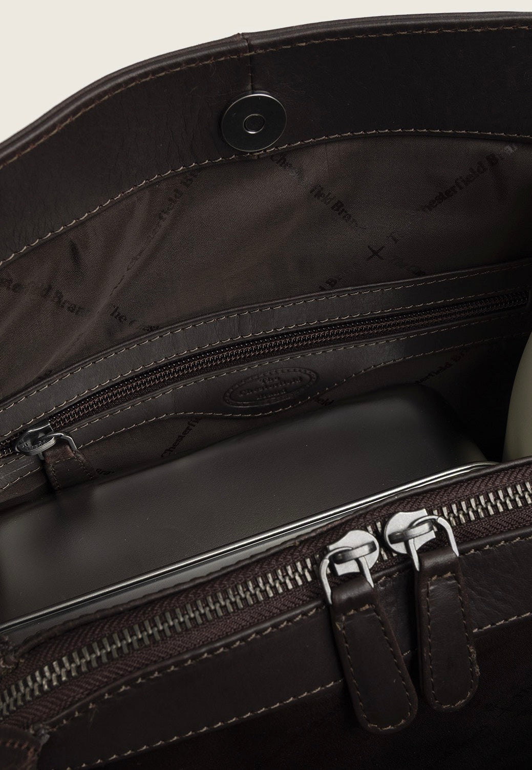 The Chesterfield Brand Lioren 1450 Brown Schultertasche