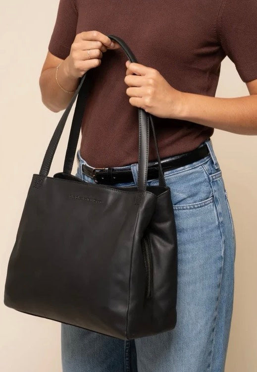 The Chesterfield Brand Lioren 1450 Black Schultertasche