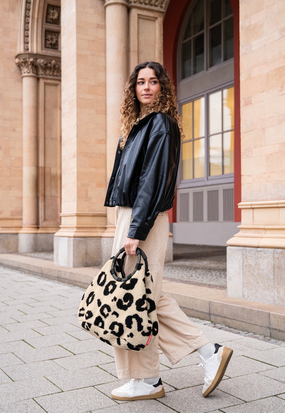 reisenthel Loopbag Hobo Teddy Leo Cream Shopper