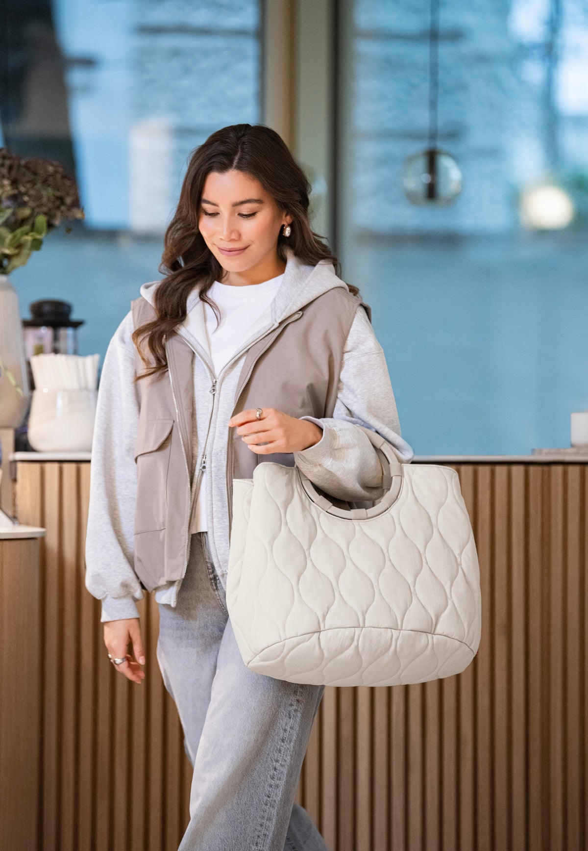 reisenthel Loopbag Hobo Puffer Stone Shopper